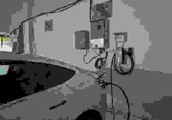 【充电桩用380伏还是用220伏好 7kw充电桩能接家用220v电吗】图4