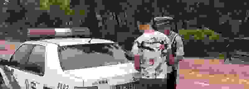 交警拿走了行驶证走了如何找