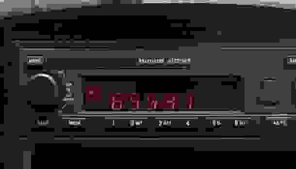 24小时放歌的汽车电台有吗 汽车FM音乐频道是多少