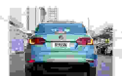 比亚迪宋点烟器保险丝在哪