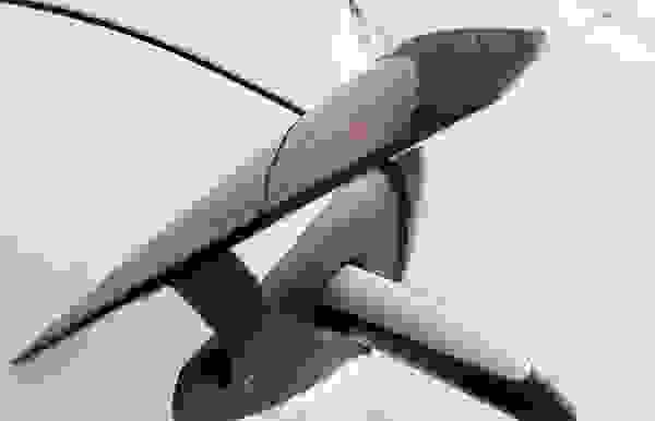 【特斯拉晚上掉电的原因 特斯拉停着不动每天耗电多少】图1