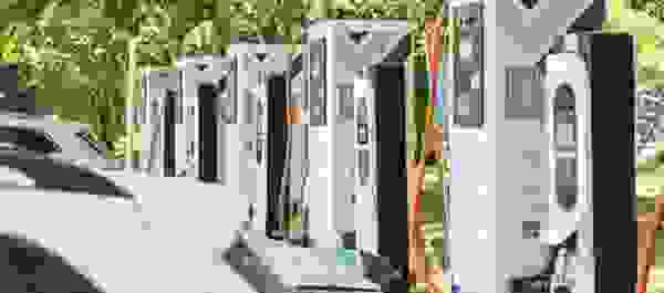 【怎么找充电桩位置 电动汽车怎么找充电桩】图1